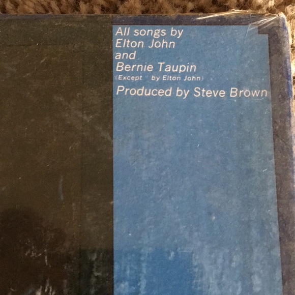 New in case Vintage Elton John Empty Sky Vinyl Album MCA-2130 - Picture 5 of 7